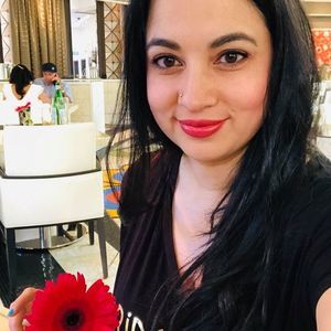 Meet your Posher, Naya